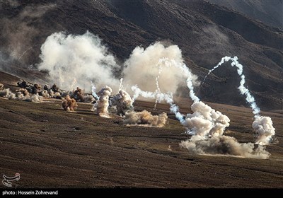  آتش سنگین توپخانه در منطقه رزمایش سپاه/ انهدام اهداف با گلوله‌های هوشمند + تصاویر 