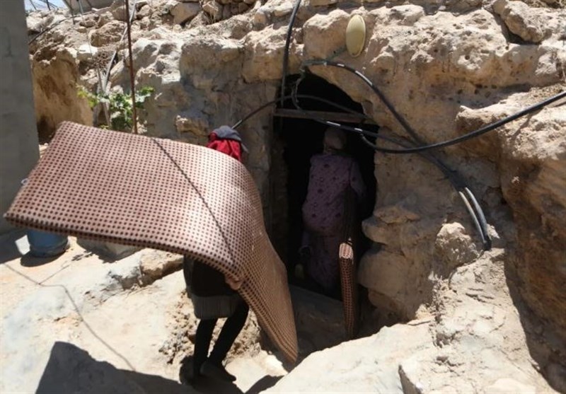 Palestinians Resisting Forcible Eviction by Israeli Army Moving into Caves