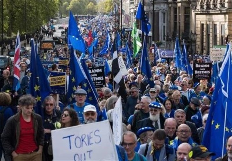 Thousands Of Protesters March In Central London To Call For Uk To Rejoin Eu Video World 