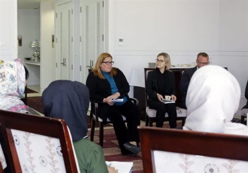 دیدار کاردار سفارت آمریکا با فعالان رسانه‌ای افغانستان در ترکیه