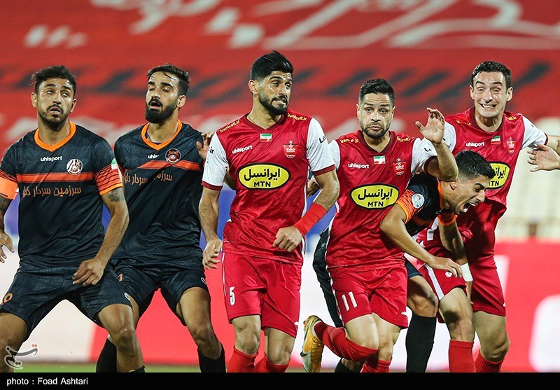 بنگر: نقطه قوت استقلال خط حمله‌اش است/ شانس برد پرسپولیس را بیشتر می‌دانم