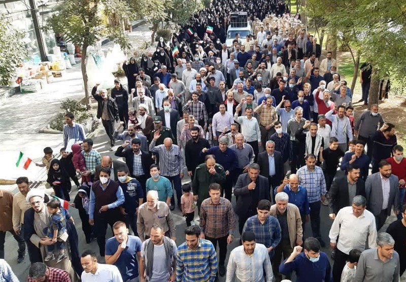 راهپیمایی مردم شهرستان‌های استان تهران در محکومیت حادثه تروریستی حرم شاهچراغ + تصاویر