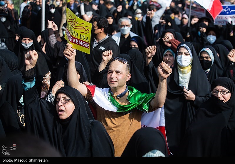 راهپیمایی مردم تهران در محکومیت جنایت تروریستی حرم شاهچراغ