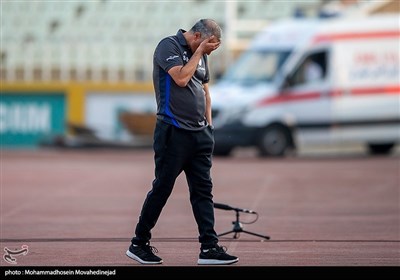 ساکت الهامی سرمربی هوادار