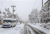 بارش برف و باران در جاده‌های 13 استان