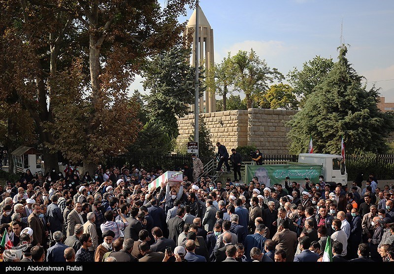 تشییع شهید‌ ‌تروریستی شیراز در همدان/ تاکید ‌مردم بر برخورد قاطع ‌با برهم زنندگان امنیت + فیلم و تصاویر