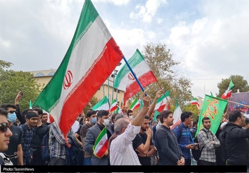دانشجویان دانشگاه اصفهان حادثه تروریستی شاهچراغ را محکوم کردند + فیلم و تصاویر