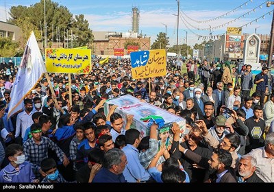 تشییع پیکر دانش‌آموز شهید در کرمان