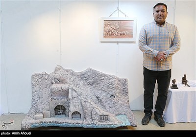  مجسمه‌ساز کرمانشاهی از مواد دورریختنی‌ برای آموزش هنر به کودکان استفاده می‌کند 