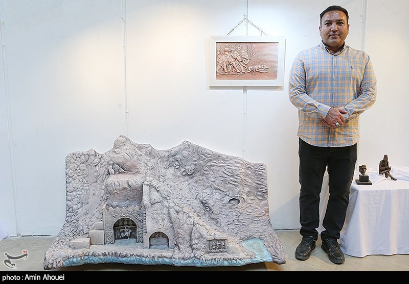 مجسمه‌ساز کرمانشاهی از مواد دورریختی‌ برای آموزش هنر به کودکان استفاده می‌کند