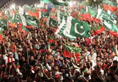 برکناری عمران خان از ریاست حزب تحریک انصاف بررسی می‌شود