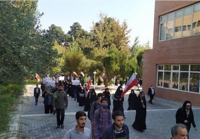 برگزاری مراسم روز استکبار ستیزی در دانشگاه شریف