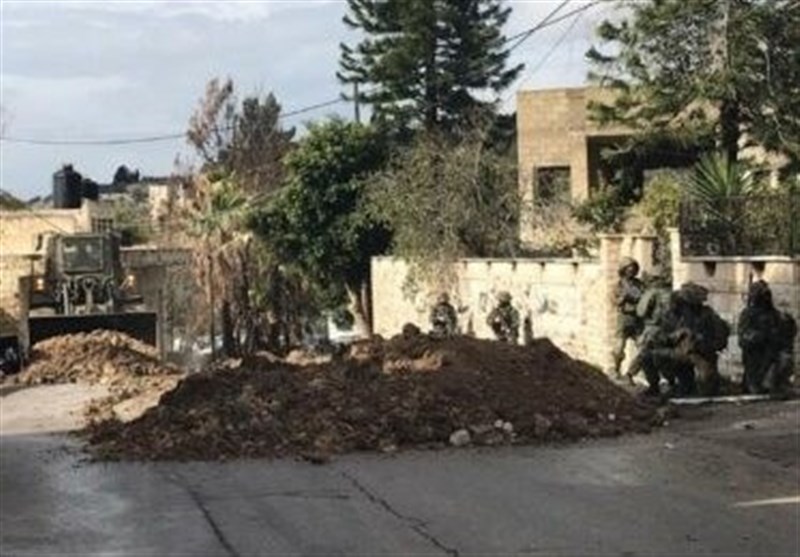 Israeli Soldiers Lay Siege on Palestinian Villages near Hebron