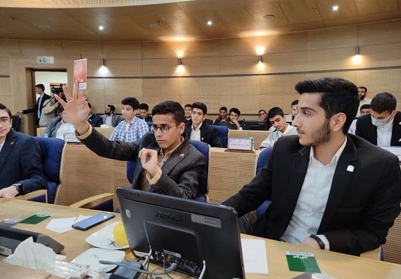 فیلم| نخستین شورای دانش‌آموزی در صحن ‌شورای شهر مشهد