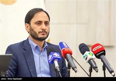  علی بهادری جهرمی سخنگوی دولت در نشست هم اندیشی اساتید و اعضای دانشگاه علوم پزشکی مشهد در مجتمع سلامت