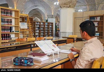 لذت مطالعه در کتابخانه تاریخی کرمان