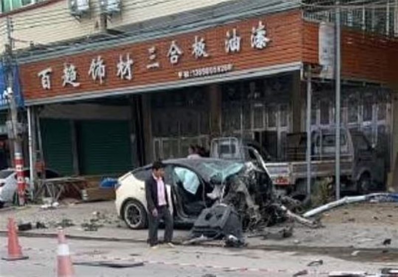 Out of Control Tesla Speeds through Chinese Streets, Kills Two (+Video)