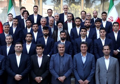  بدرقه تیم ملی فوتبال ایران با حضور آیت‌الله رئیسی/ آرزوی موفقیت رئیس‌جمهور برای ملی‌پوشان 