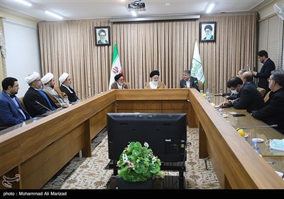 دیدار سید جواد ساداتی‌نژاد وزیر جهاد کشاورزی با آیت الله حسینی بوشهری