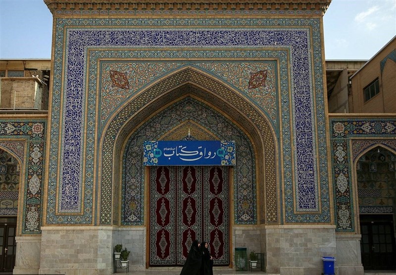 شمیم کتاب در حریم بهشت/ برپایی نمایشگاه کتاب در مقبره شیخ طبرسی