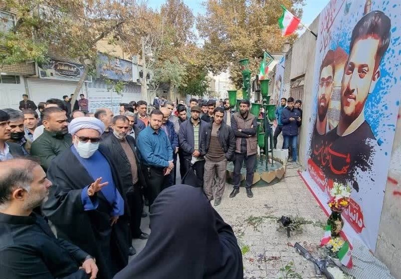 حضور تولیت آستان قدس رضوی در محل شهادت دو دانشجوی بسیجی مشهد