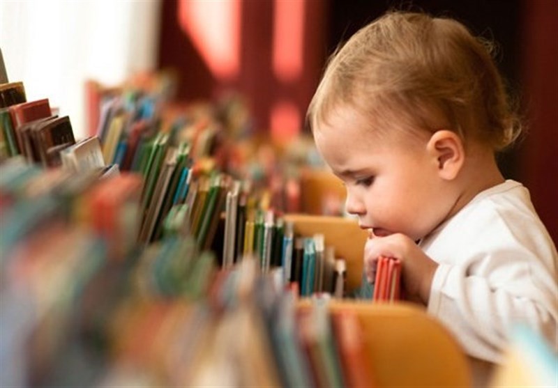 ارتباط با کتاب باید از کودکی آغاز شود