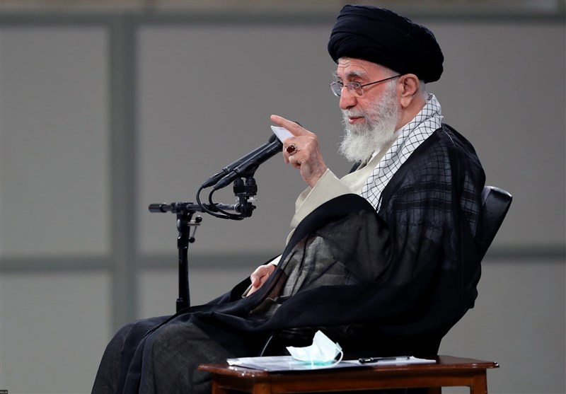 الإمام الخامنئی: خطة الأمریکیین فی غرب آسیا کانت اسقاط 6 دول بهدف إضعاف إیران