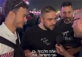 مشجعون لبنانیون یرفضون التحدث إلى مراسل إسرائیلی فی قطر