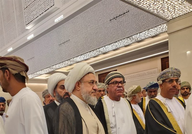 افتتاح بزرگترین مسجد شیعیان عمان با حضور آیت‌الله اراکی