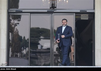 حضور محمدمهدی اسماعیلی وزیر ارشاد در حاشیه جلسه هیئت دولت چهارشنبه 2 آذر