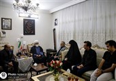 دیدار تولیت آستان قدس ‌با خانواده‌های 2 شهید دانشجوی بسیجی مشهد + تصاویر