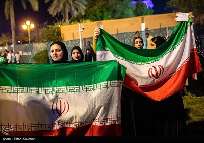 تجمع للإيرانيين في الدوحة دعماً للمنتخب الوطني 
