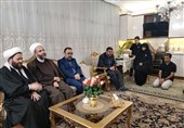 استاندار خراسان رضوی با خانواده شهدای مدافع امنیت مشهد دیدار کرد