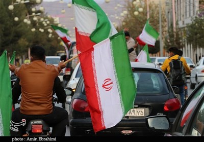 حمایت مردم کرمان از تیم ملی فوتبال ایران + عکس و فیلم