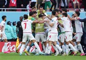 شادی مردم تهران پس از پیروزی تیم ملی ایران مقابل ولز