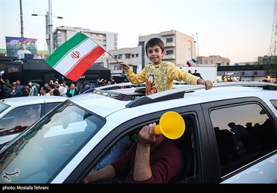 جشن پیروزی تیم ملی درخیابان های تهران 