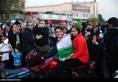 جشن پیروزی تیم ملی درخیابان های تهران 
