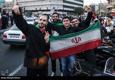 جشن پیروزی تیم ملی درخیابان های تهران 