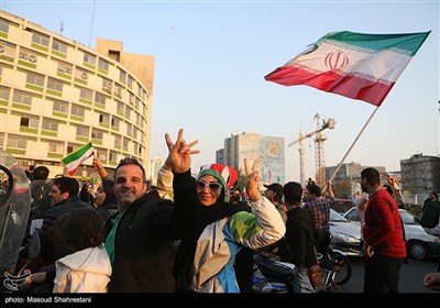 جشن پیروزی تیم ملی درخیابان های تهران