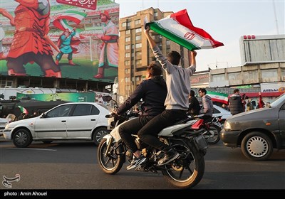 جشن پیروزی تیم ملی درخیابان های تهران