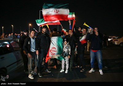 برد تاریخی ایران مقابل ولز/ جشن و شادی مردم شهرهای مختلف پس از پیروزی تیم ملی فوتبال