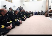 دیدار تعدادی از فرماندهان نیروی دریایی ارتش با فرمانده معظم کل‌قوا