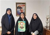 دیدار مشاور امور بانوان موزه ملی انقلاب اسلامی و دفاع مقدس با مادر شهید «علی اصغرشیردل»