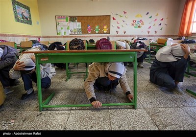 مانور ایمنی در برابر زلزله در مدارس - همدان