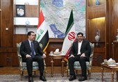 مخبر یؤکد على تذلیل العقبات المصرفیة والتبادل التجاری بین طهران وبغداد