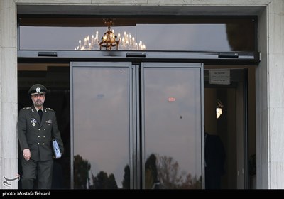 محمدرضا آشتیانی وزیر دفاع و پشتیبانی نیروهای مسلح در حاشیه جلسه هیئت دولت