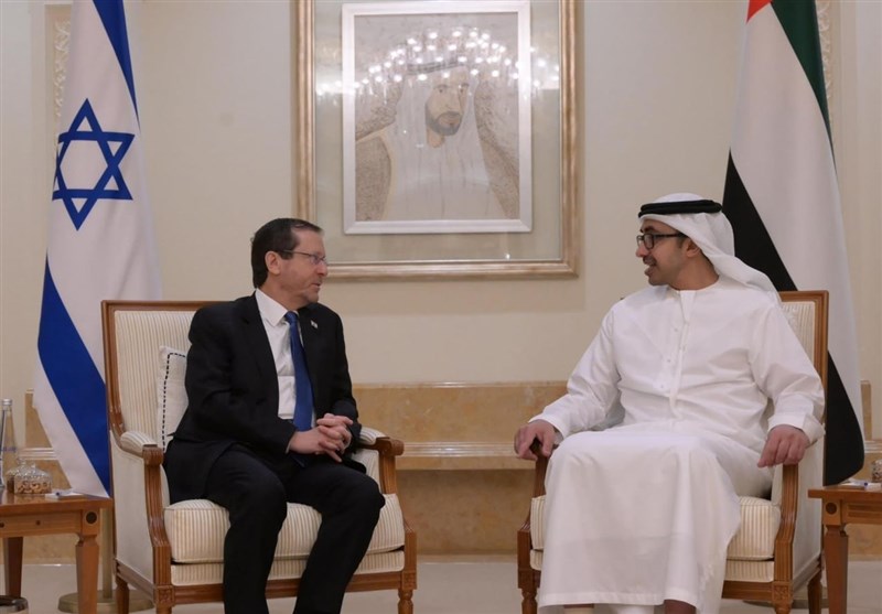 بن زاید در دوحه قطر و رئیس رژیم اسرائیل در امارات