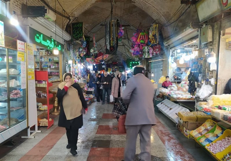 فعالیت عادی بازار شهرستان‌های استان تهران در یک روز بارانی/ خبری از اعتصاب نبود + فیلم