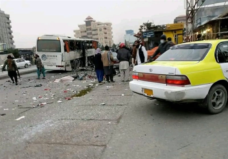 اتوبوس کارمندان دولتی در مزارشریف افغانستان هدف انفجار قرار گرفت