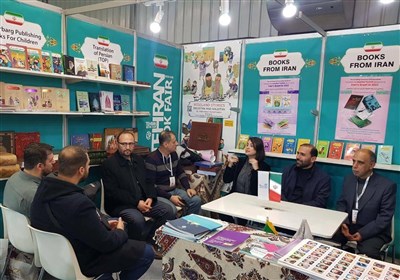  روز شلوغ غرفه ایران در نمایشگاه کتاب استانبول 